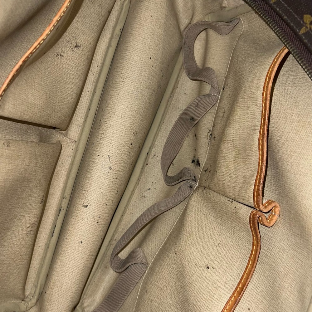 Louis Vuitton Monogram Canvas Handbag - Picture 7 of 8